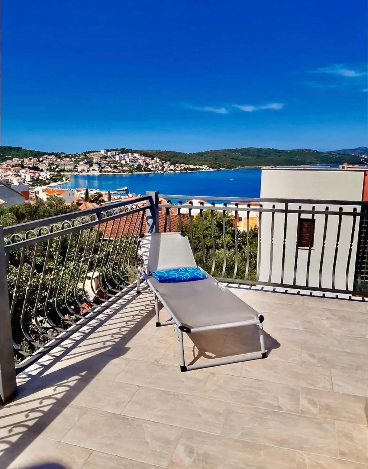 Apartmani Attila Traù Esterno foto