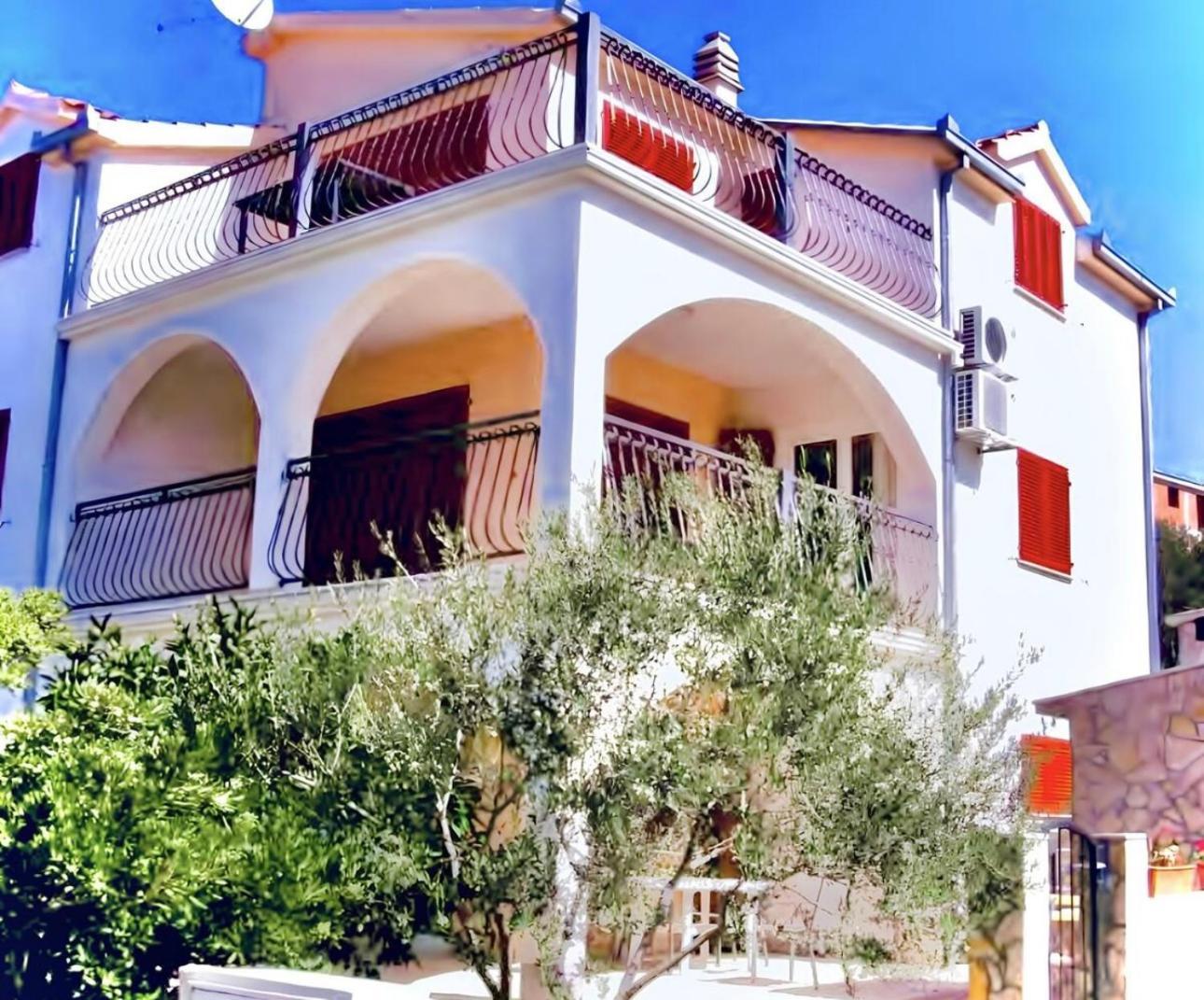 Apartmani Attila Traù Esterno foto